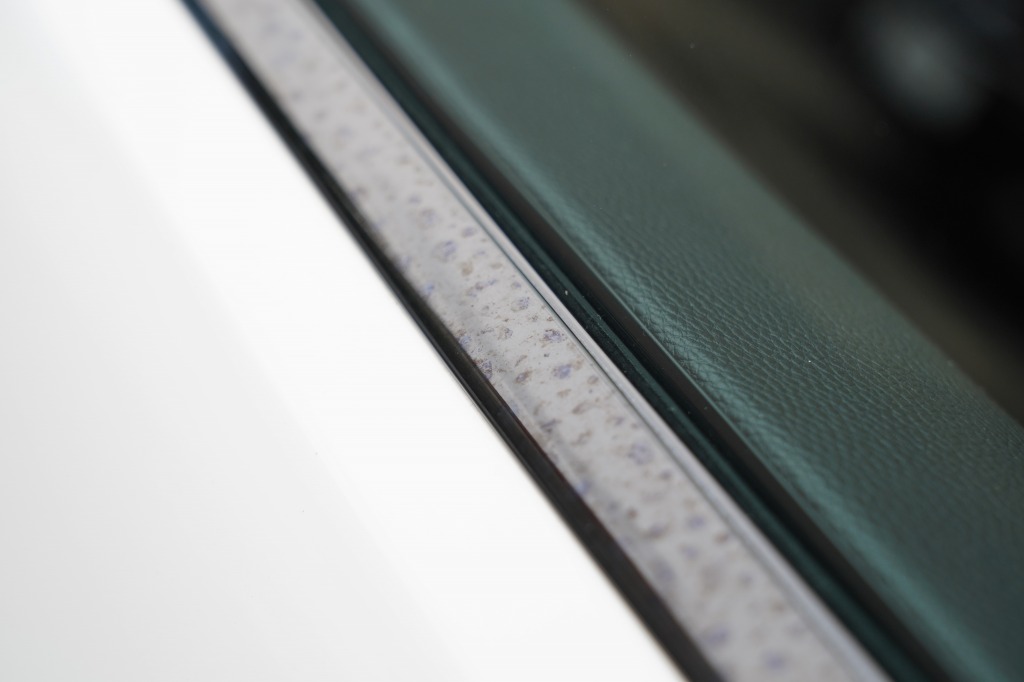 BMWのドアモールのメッキを綺麗に磨く方法 Yguchi blog