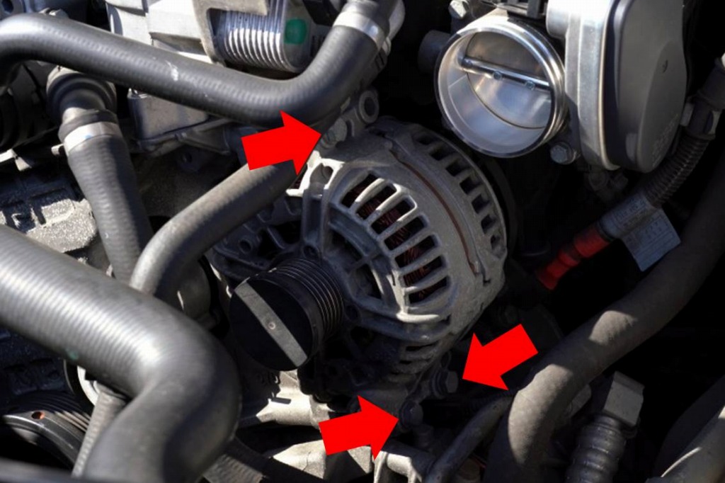 BMW E90 320iのオルタネーター交換による異音の修理方法 | Yguchi blog